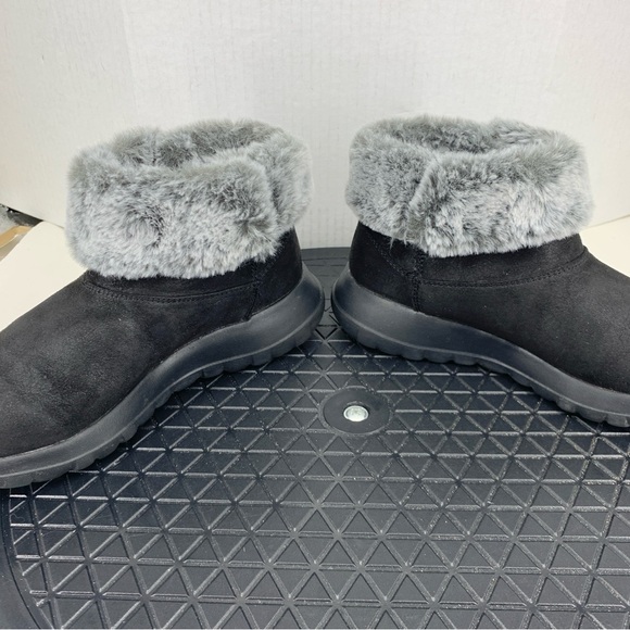 Skechers Women Size 6 Shoes Black Faux Leather Fur Slip On Sneaker Boots Bootie - Picture 6 of 11